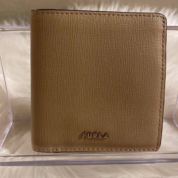 Furla tan Saffiano leather bifold wallet unisex - Picture 9 of 9